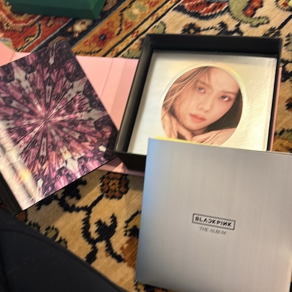 K-Pop merch - Black Pink, TXT, Enhypen and Ateez only -NOT stray kids albums - Picture 6 of 8